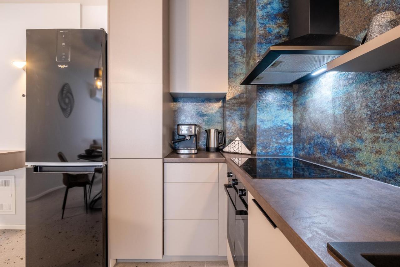 Emirates Lux Apartment And Parking Sofia Ngoại thất bức ảnh