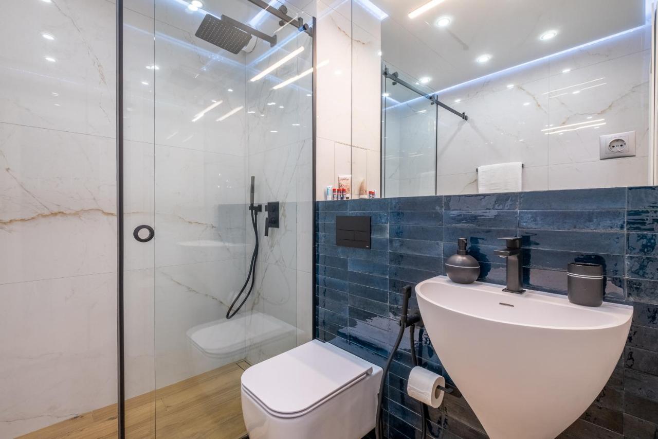 Emirates Lux Apartment And Parking Sofia Ngoại thất bức ảnh