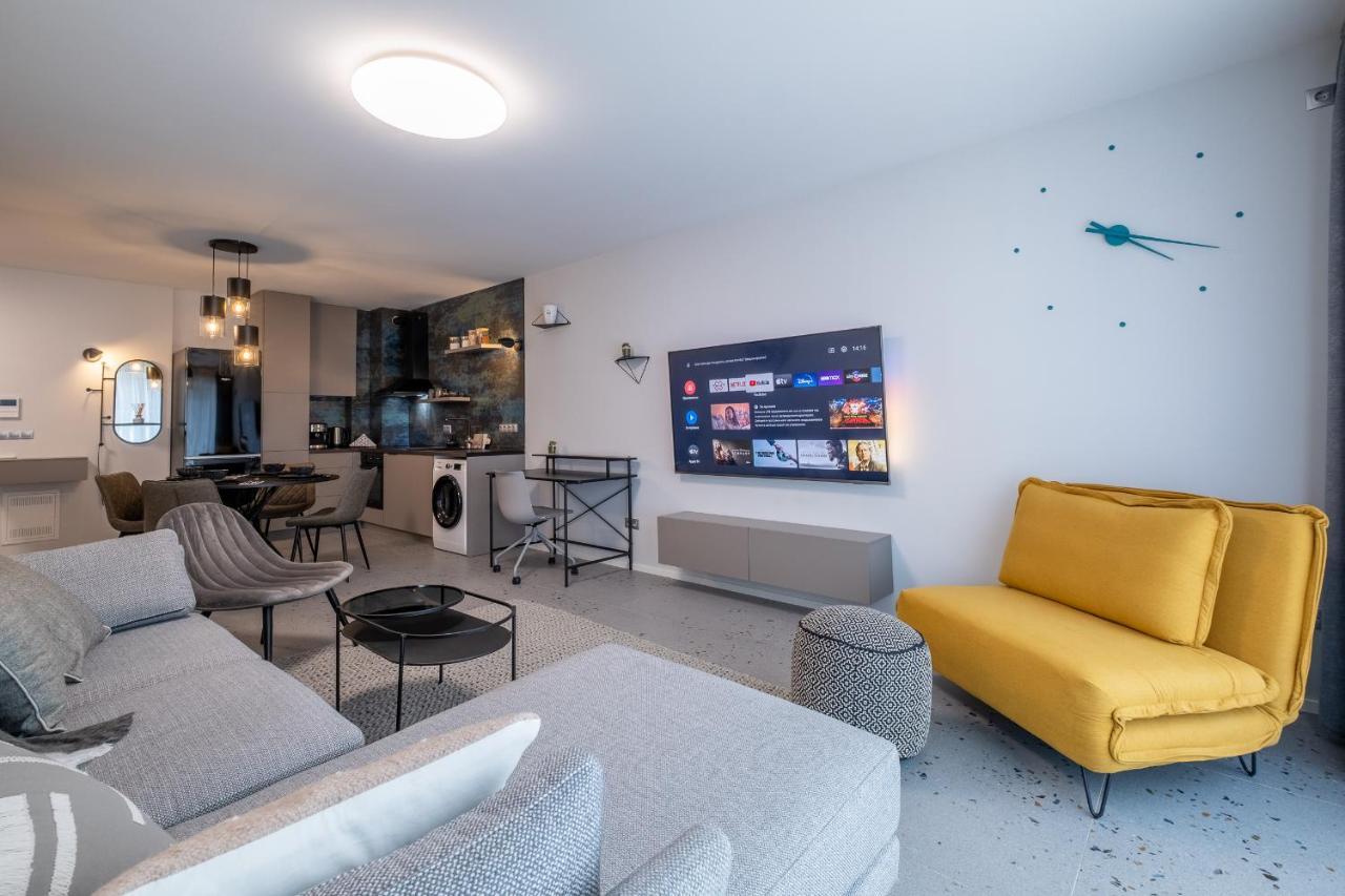 Emirates Lux Apartment And Parking Sofia Ngoại thất bức ảnh