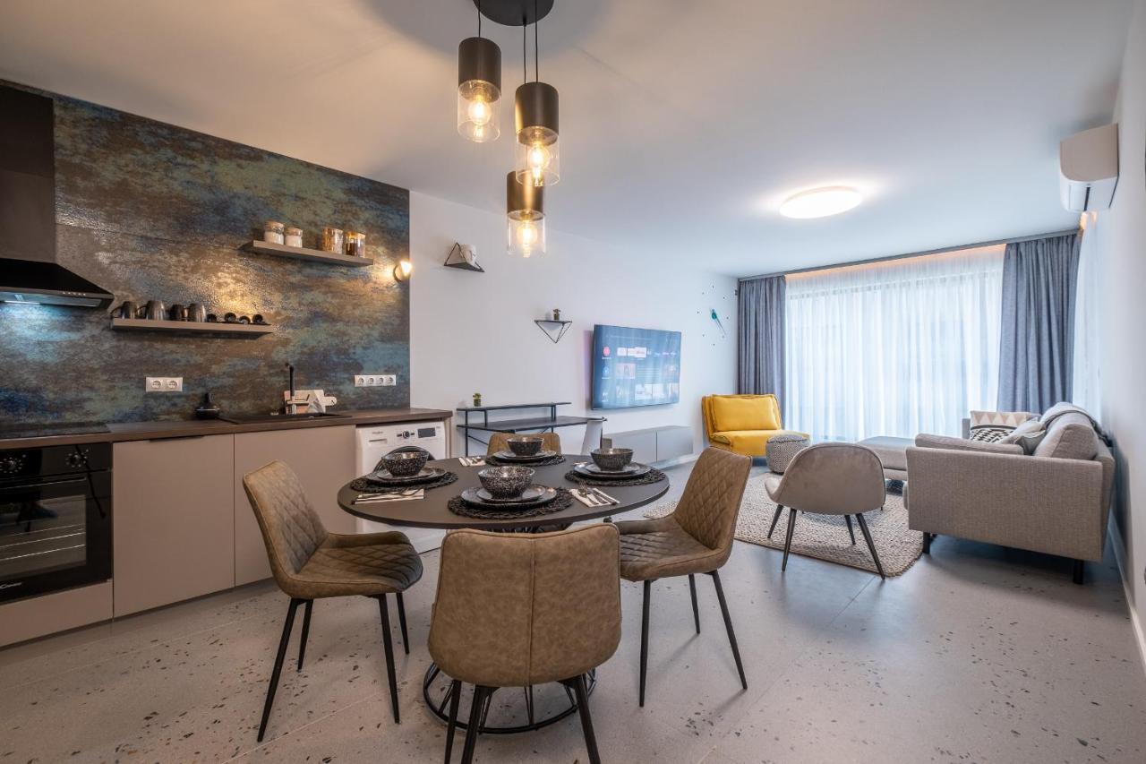 Emirates Lux Apartment And Parking Sofia Ngoại thất bức ảnh