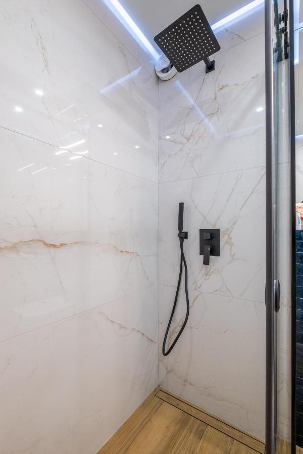 Emirates Lux Apartment And Parking Sofia Ngoại thất bức ảnh