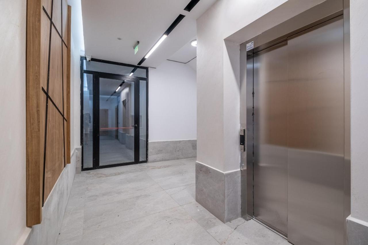 Emirates Lux Apartment And Parking Sofia Ngoại thất bức ảnh